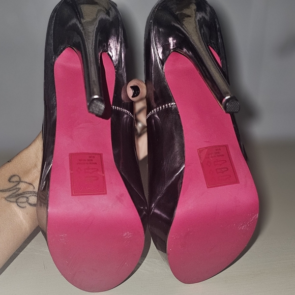 Metallic Heels - Picture 3 of 7